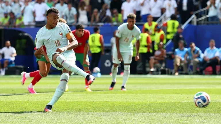 Should football authorities ban the ‘stutter’ penalty run-up? Should football authorities ban the 'stutter' penalty run-up?