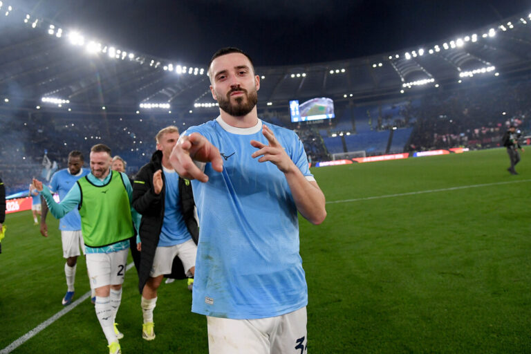 Gila arrives in Milan for medical ahead of transfer