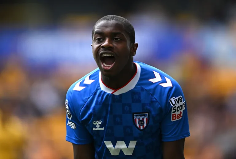 Sunderland Face Decision Over Midfielder’s Future