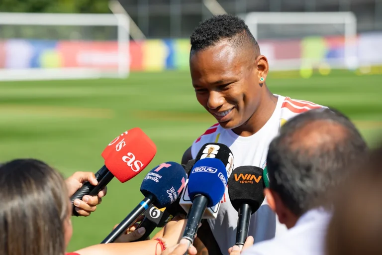 Colombian Football Federation condemns threats against Campaz