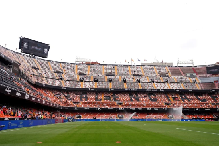 Valencia tracking FC Volendam goalkeeper