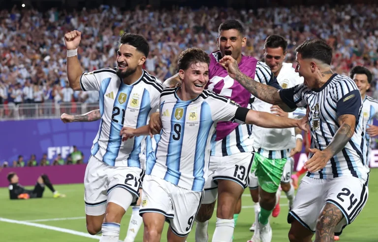 Barcelona to submit improved bid for Julian Alvarez as deal nears month-end deadline