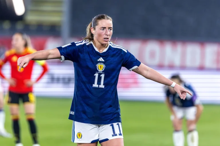 Newcastle United sign Scotland forward McGovern নিউক্যাসল ইউনাইটেডে যোগ দিলেন স্কটিশ ফরোয়ার্ড ম্যাকগভর্ন