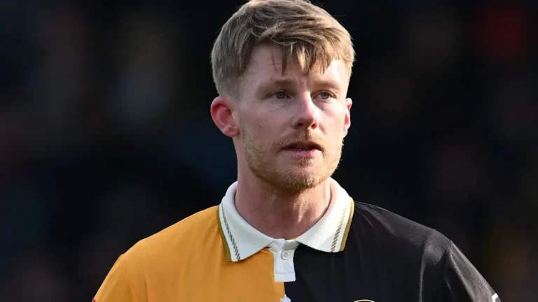 Fleetwood sign midfielder Cannon from Wrexham