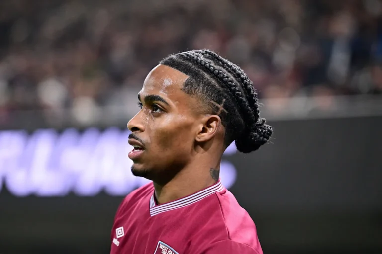 Manchester United eye further signing after double transfer boost Manchester United eye further signing after double transfer boost