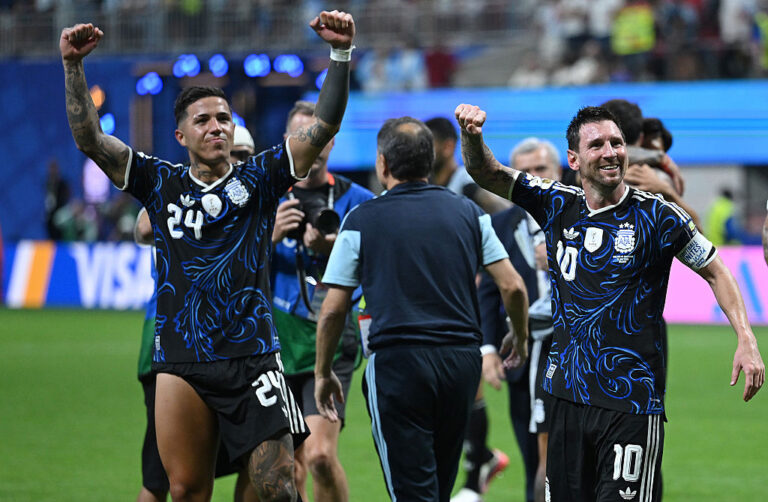 Messi: This Group Earns Everything on the Field Messi: This Group Earns Everything on the Field