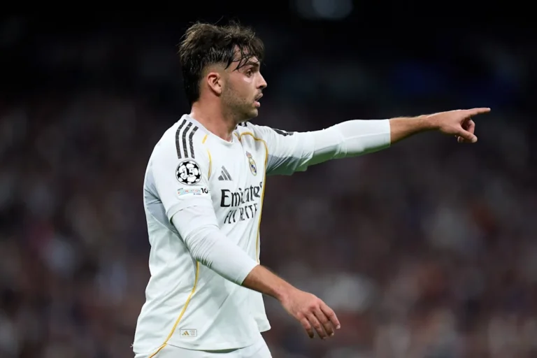 Real Madrid Defender Available as Superagent Seeks Exit Solutions रियल मैड्रिड के डिफेंडर अब गर्मियों में क्लब छोड़ने को तैयार, एजेंट ऑफर्स तलाशने में जुटे