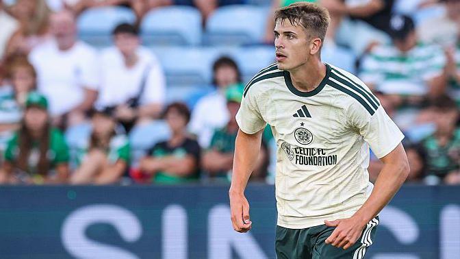 Lens Signs ‘Perfect Fit’ Nawrocki from Celtic as Runners-Up Lens Signs 'Perfect Fit' Nawrocki from Celtic as Runners-Up