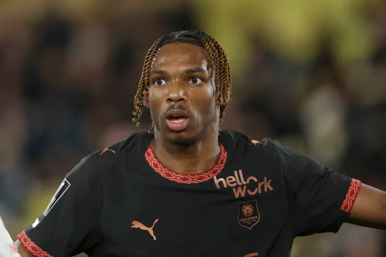 Liverpool Celebrated for Overcoming Chelsea in Defender Pursuit Liverpool Celebrated for Overcoming Chelsea in Defender Pursuit