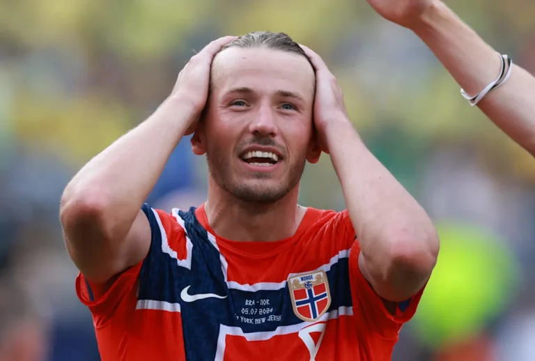 Manchester United Eye Move for Fulham Star: Should Carrick Sign Him? Manchester United Eye Move for Fulham Star: Should Carrick Sign Him?