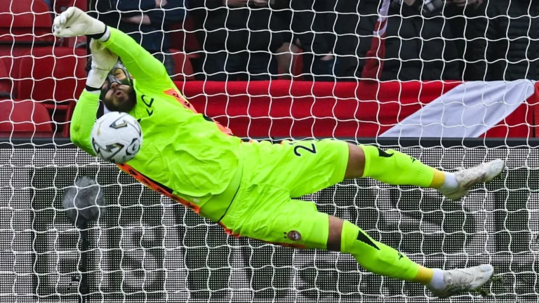 Robinson Lauds Muller’s ‘Fantastic’ Triple Save Robinson Lauds Muller’s ‘Fantastic’ Triple Save