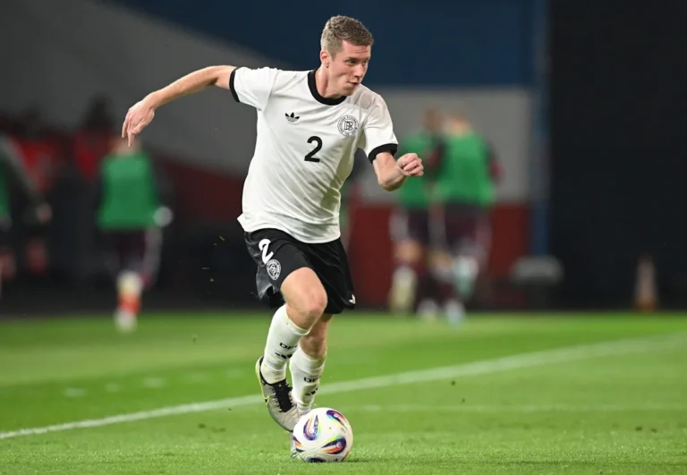 Eintracht Frankfurt Eye Germany U21 Fullback Elias Baum After Strong Training Camp Eintracht Frankfurt Eye Germany U21 Fullback Elias Baum After Strong Training Camp