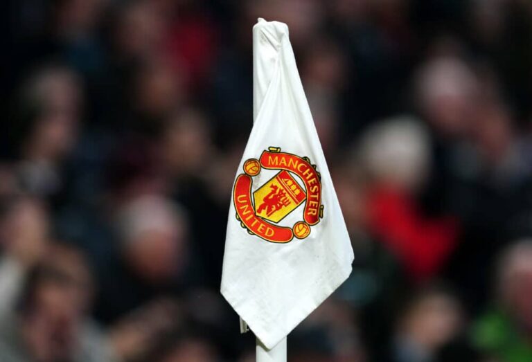 Manchester United Secures £8m Signing of New Star ৮ মিলিয়ন পাউন্ডে নতুন তারকা সই করাল ম্যানচেস্টার ইউনাইটেড