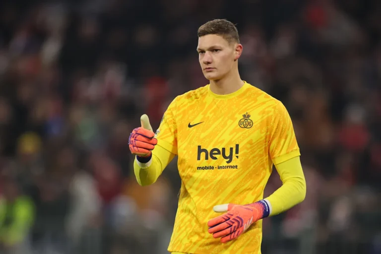Leeds United Faces Setback in Chase for £8.5m Goalkeeper Leeds United Faces Setback in Chase for £8.5m Goalkeeper