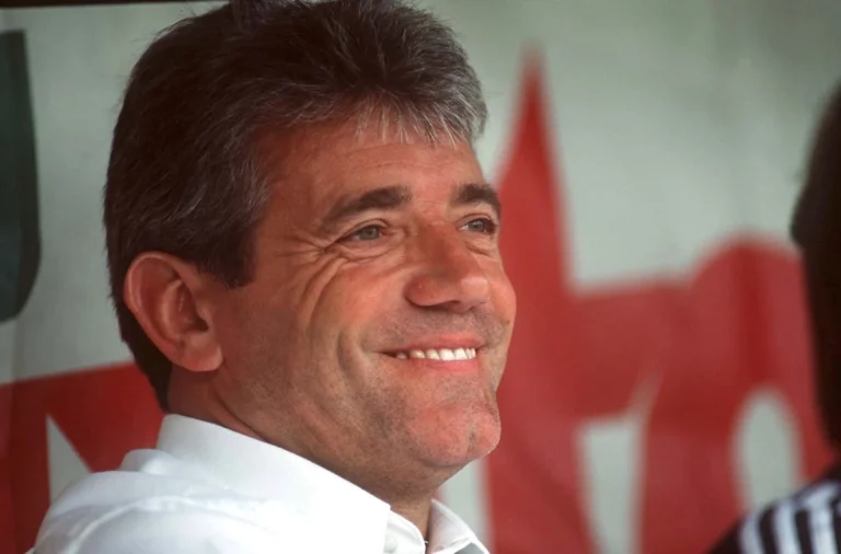 Hamburg Honors Kevin Keegan with Special Applause: "In Heaven, They Still Play Football"