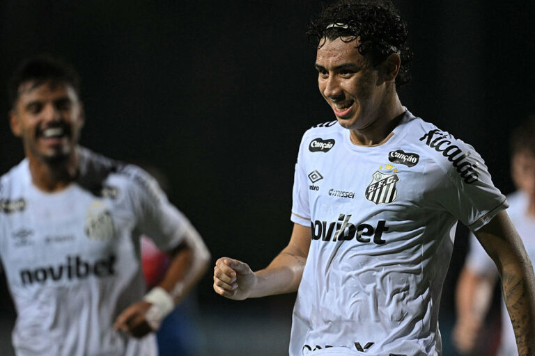 Santos Cruises Past Venezuela, Approaches Sul-Americana Last 16