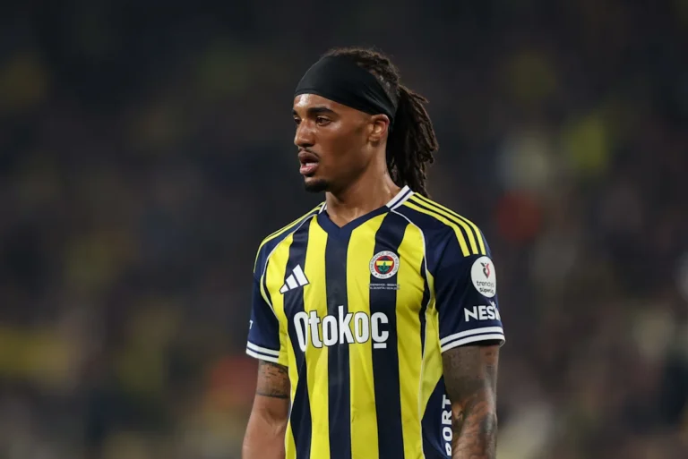 Chelsea Shows Interest in Talented Full-Back: Should Alonso Sign Him? Chelsea Shows Interest in Talented Full-Back: Should Alonso Sign Him?