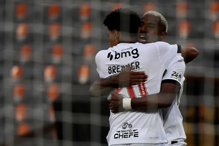 Vasco Secures Last-Minute Draw in Copa Sul-Americana Vasco Secures Last-Minute Draw in Copa Sul-Americana