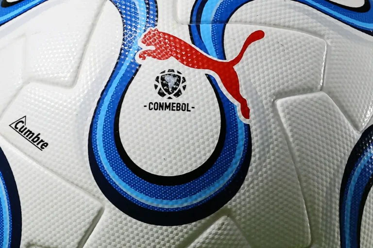 Thursday Features Brasileirão, Sula, UEL, and Conference Play-offs You are a professional Hindi news headline writer. Task: Rewrite or generate a Hindi news headline based on the given content. Requirements: Keep all factual information exactly the same Do not add or remove details Keep it short, clear, and precise Style: Use active voice Write in natural, human-like Hindi Follow standard Hindi newspaper headline style Make it engaging but not sensational Avoid dramatic, emotional, or exaggerated words Avoid overly formal or academic language Ensure smooth grammatical flow SEO: Include the primary keyword naturally in the headline if possible Do not force keywords Output: Return only the headline No explanations or extra text Thursday's Brasileirão, Sula, UEL and Conference play-offs 📲