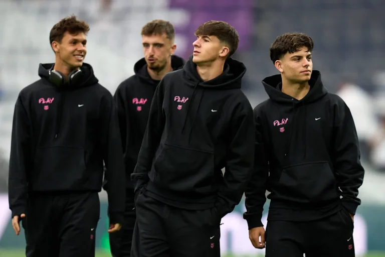 Ajax Pursues Teenage Barcelona Defender Ajax Pursues Teenage Barcelona Defender
