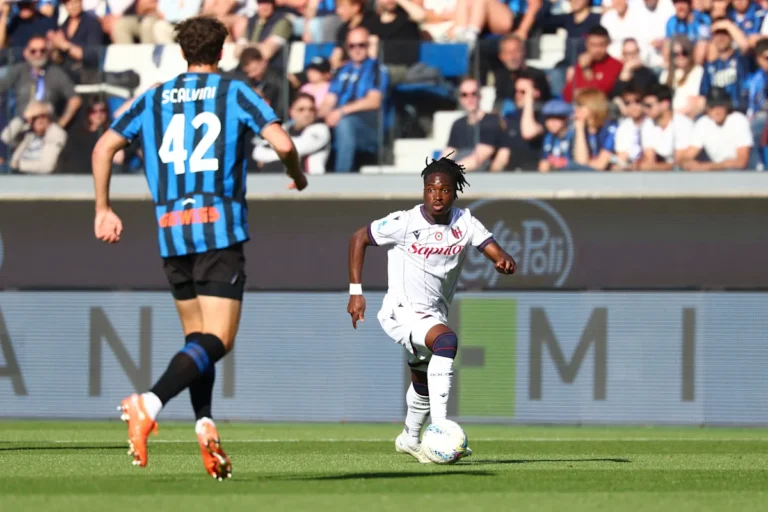 Manchester United Faces Strong Rivalry for Serie A Winger: Should Carrick Move?