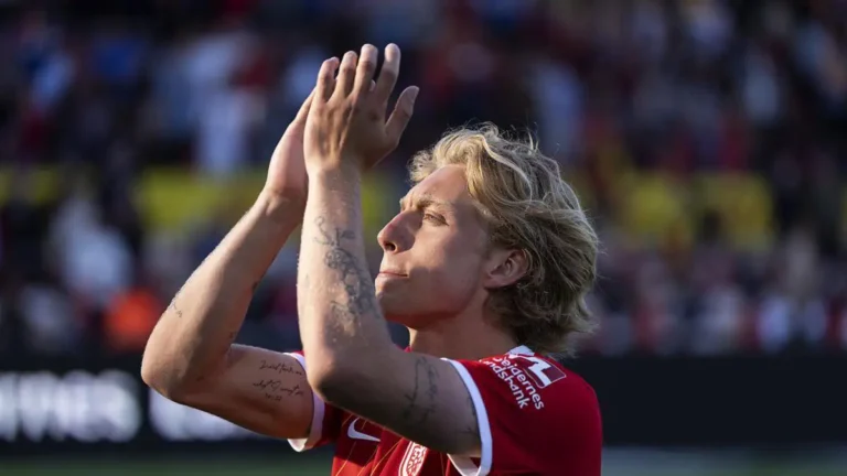 Lyon secures new midfielder for €10.5 million plus €3 million in bonuses Lyon seals the deal! New midfielder costs the French side €10.5+3 million