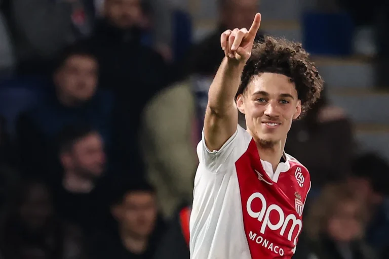 PSG Officially Signs Maghnes Akliouche