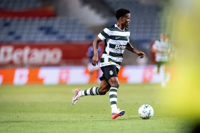 Sunderland Pursues 25-Year-Old Forward in Transfer Race