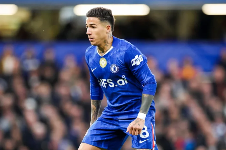 Chelsea Star Considers Surprise Move to Man City