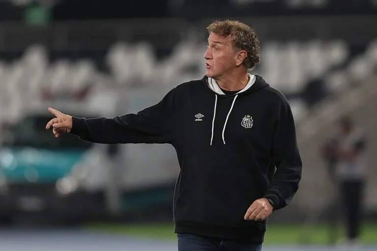 Cuca's Strategies for Santos vs. Athletico Without Neymar