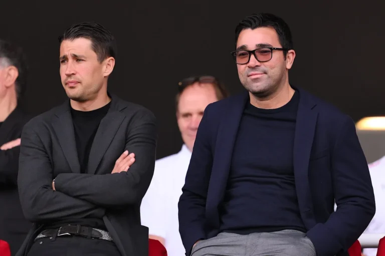 Deco Praises World Cup-Winning Defender Amidst Barcelona's Centre-Back Search