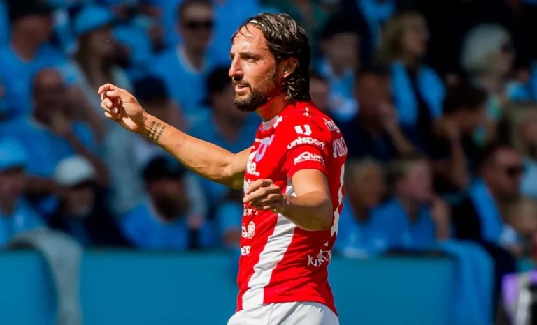 Keeper's Blunder Leads to Stunning Long-Range Goal in Swedish League