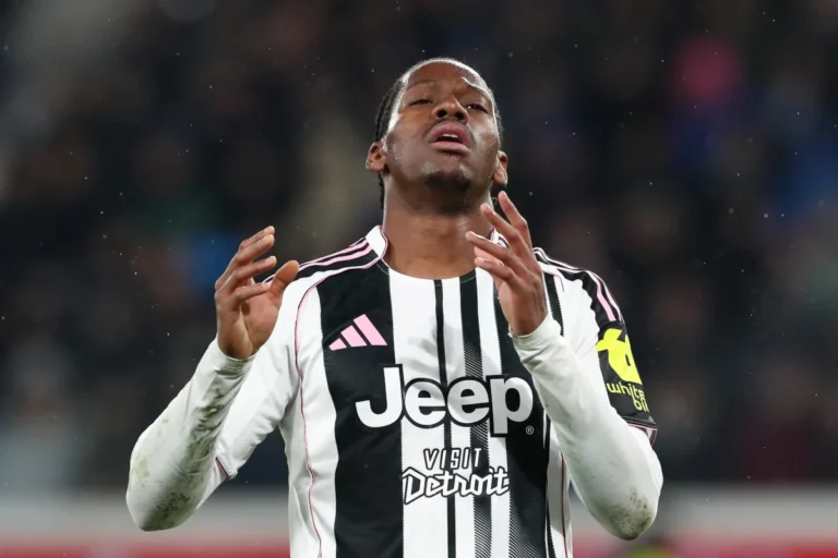 Aston Villa Eyes Juventus Forward David to Boost Zirkzee Chase