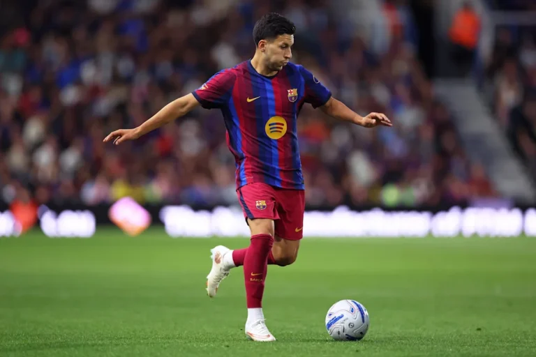 Ajax’s Barcelona Target Injured in Training, Leaves in Tears