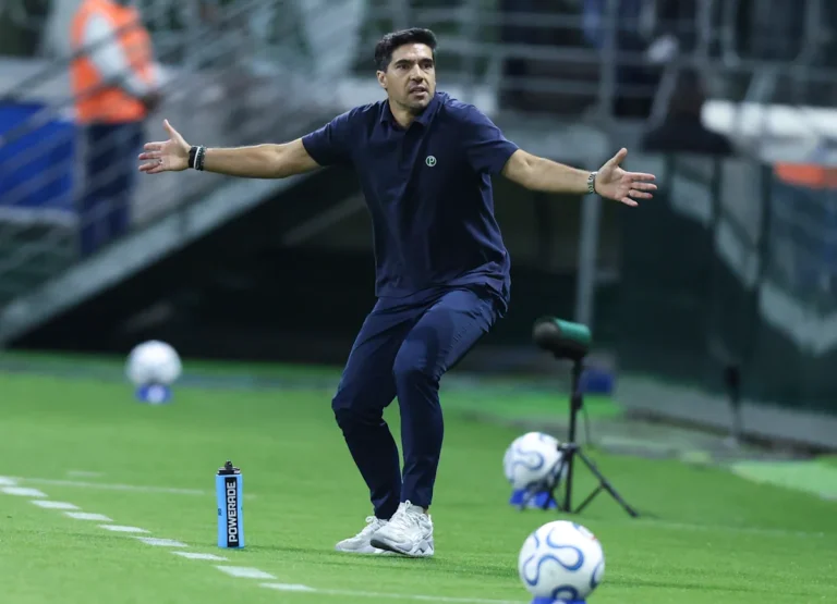 Palmeiras Supporters' Group Urges Abel Ferreira to Step Down