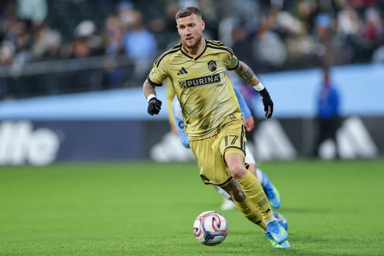 96 Sign Ex-Bundesliga Player from the USA