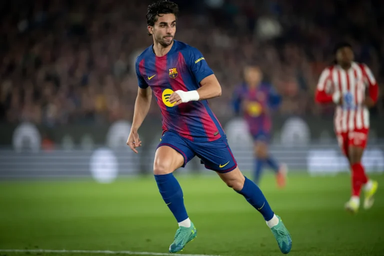 Barcelona Weighs Key Decision on Striker Acquisition
