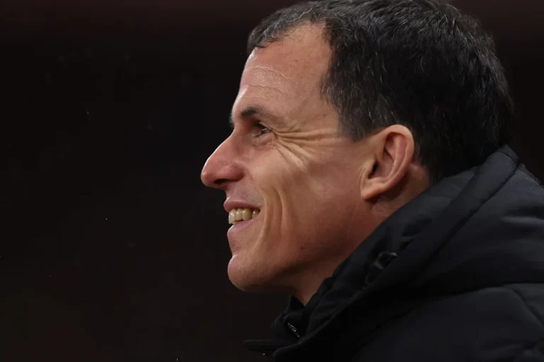 Sunderland Faces Fierce Competition for Ligue 1 Left-Back: Is He Worth the Investment? Sunderland Faces Fierce Competition for Ligue 1 Left-Back: Is He Worth the Investment?