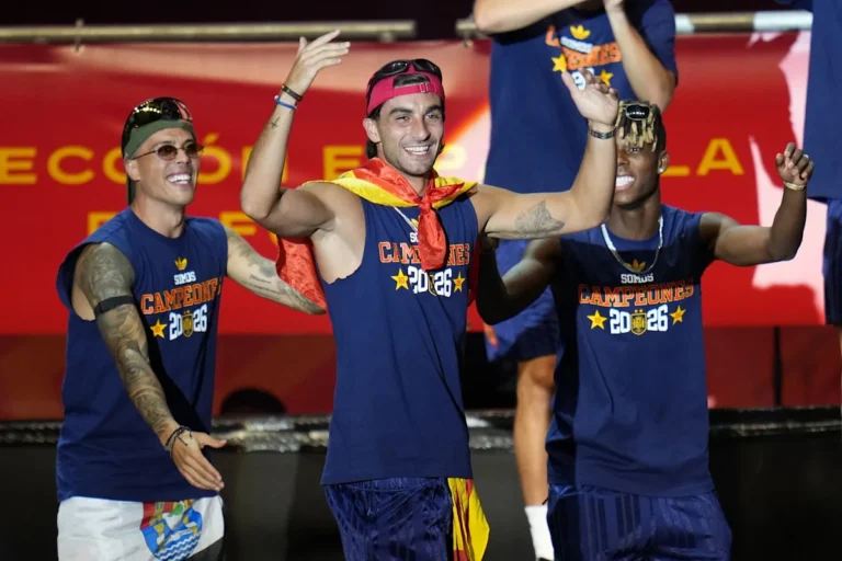 Barcelona Players Surprised by Ferran Torres' PSG Transfer Handling
