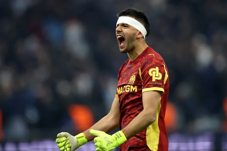 Manchester City Signs World Cup Winner as Backup Goalkeeper मैनचेस्टर सिटी ने वर्ल्ड कप विजेता गोलकीपर को बैक-अप के तौर पर साइन किया