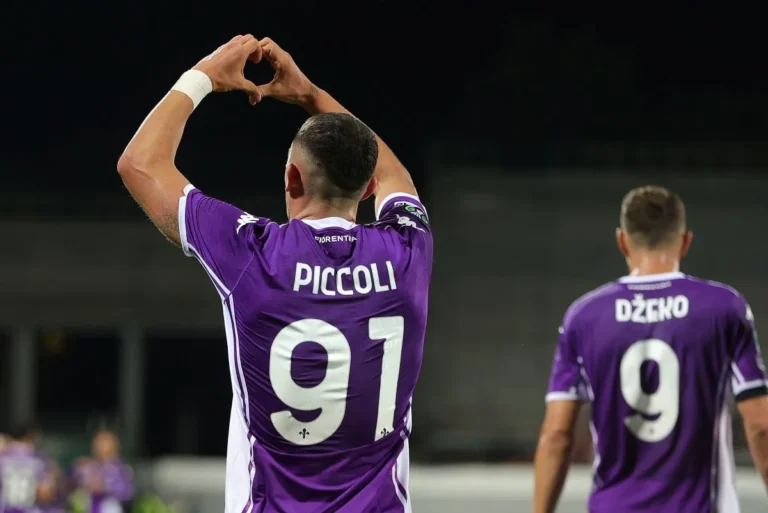 Piccoli’s €18m Plus Bonus Deal with Bologna Triggers Serie A Domino Effect ബൊലോണിയയുമായി 18 ദശലക്ഷം യൂറോയുടെ കരാർ: പിക്കോളിയുടെ ട്രാൻസ്ഫർ സീരി എയിൽ മാറ്റങ്ങൾക്ക് വഴിതുറക്കുന്നു