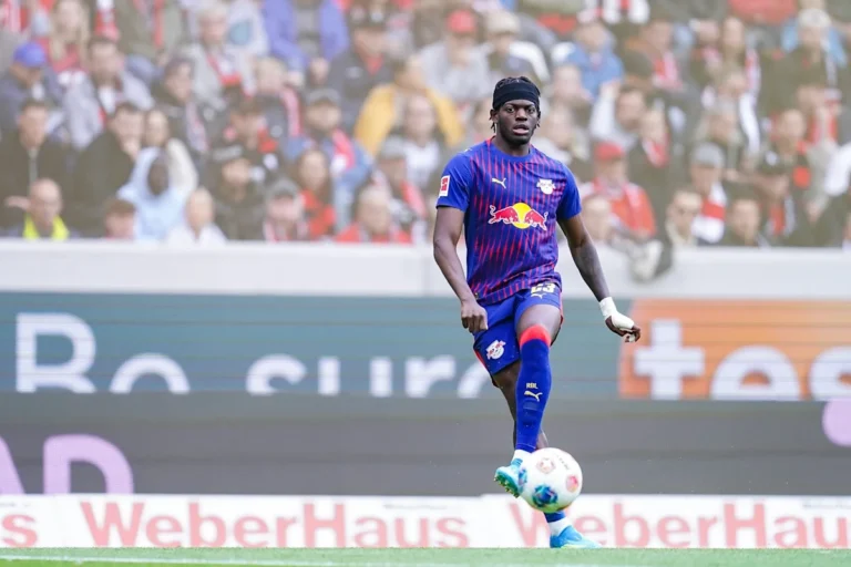 Barcelona Reach Out to Bundesliga Club for Defender's Price Inquiry - Report