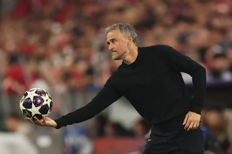 PSG Manager Plans €55 Million Move for Barcelona Forward