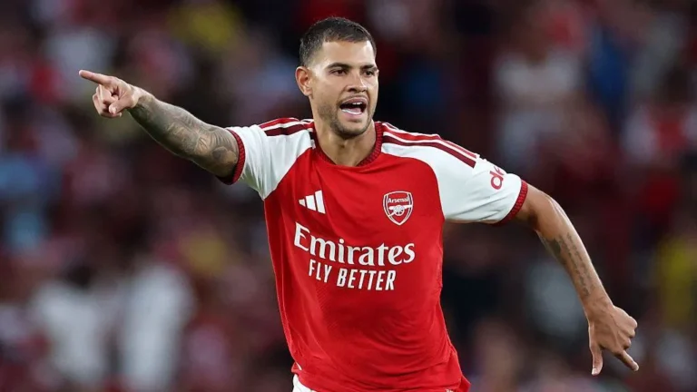 Guimaraes Debuts for Arsenal in Draw Against Como कोमो के खिलाफ ड्रॉ मैच से आर्सेनल में हुआ गिमारिस का डेब्यू