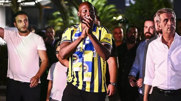 Lukaku Joins Fenerbahce in ‘Emotional’ Transfer Lukaku Joins Fenerbahce in 'Emotional' Transfer