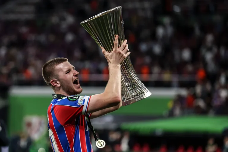 Manchester United Targets Crystal Palace Star: A Potential Fit for Carrick? Manchester United Targets Crystal Palace Star: A Potential Fit for Carrick?