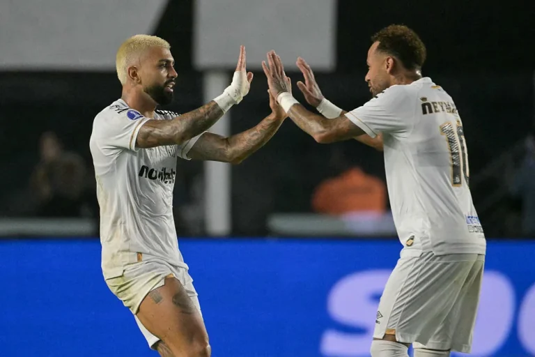 Neymar Shines as Santos Rally to Beat Macará Neymar Shines as Santos Rally to Beat Macará