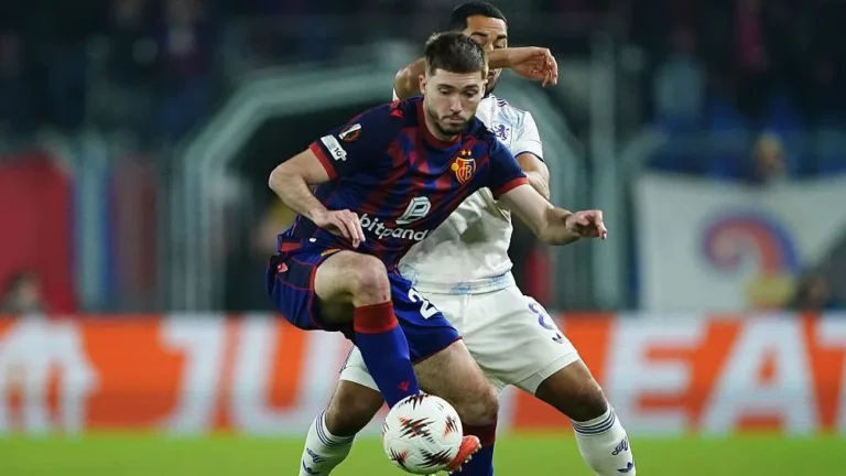 Preston Signs French Midfielder Leroy from Basel