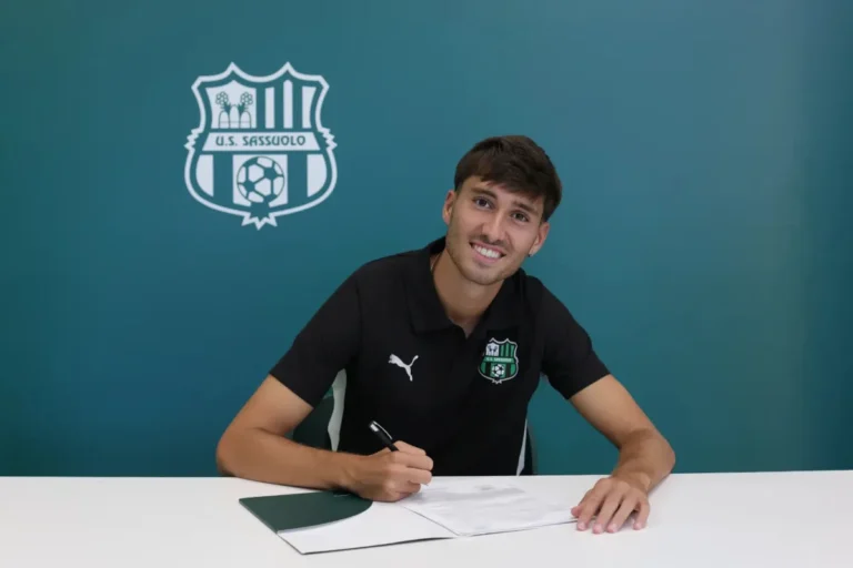 Sassuolo Signs Obrador from Benfica, Loans Out Alvarez