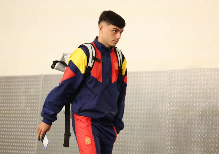 Barcelona Midfielder Resumes Ball Work in Individual Training Plan